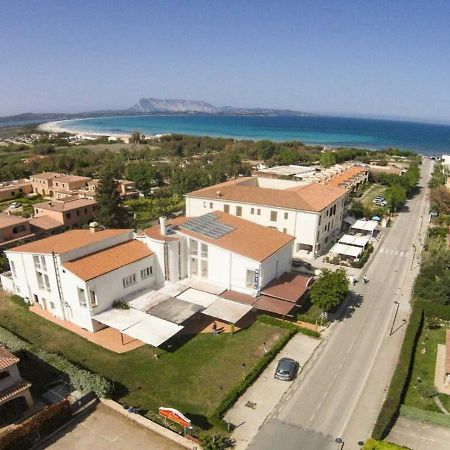 Hotel Al Faro San Teodoro  Eksteriør bilde