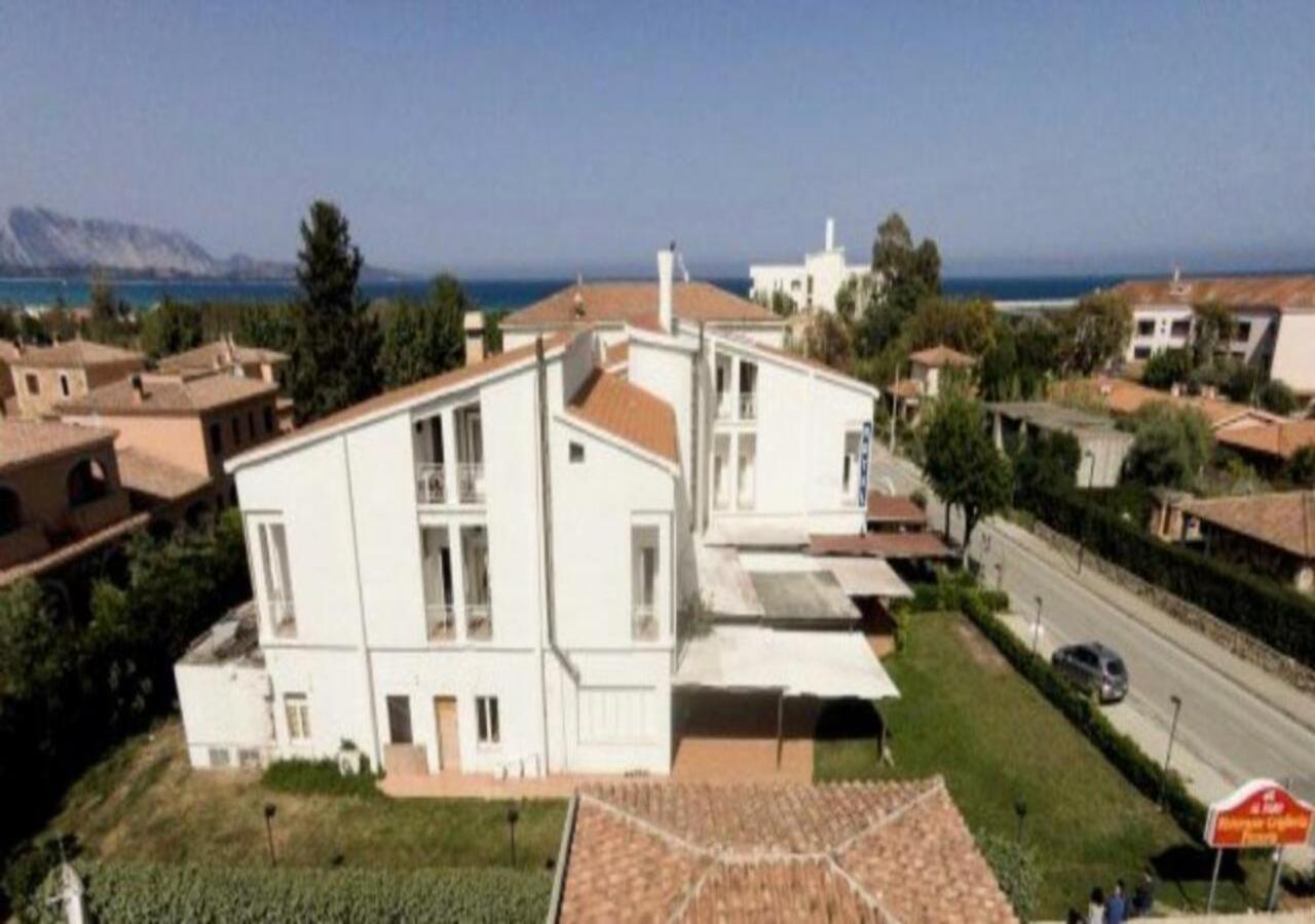 Hotel Al Faro San Teodoro  Eksteriør bilde