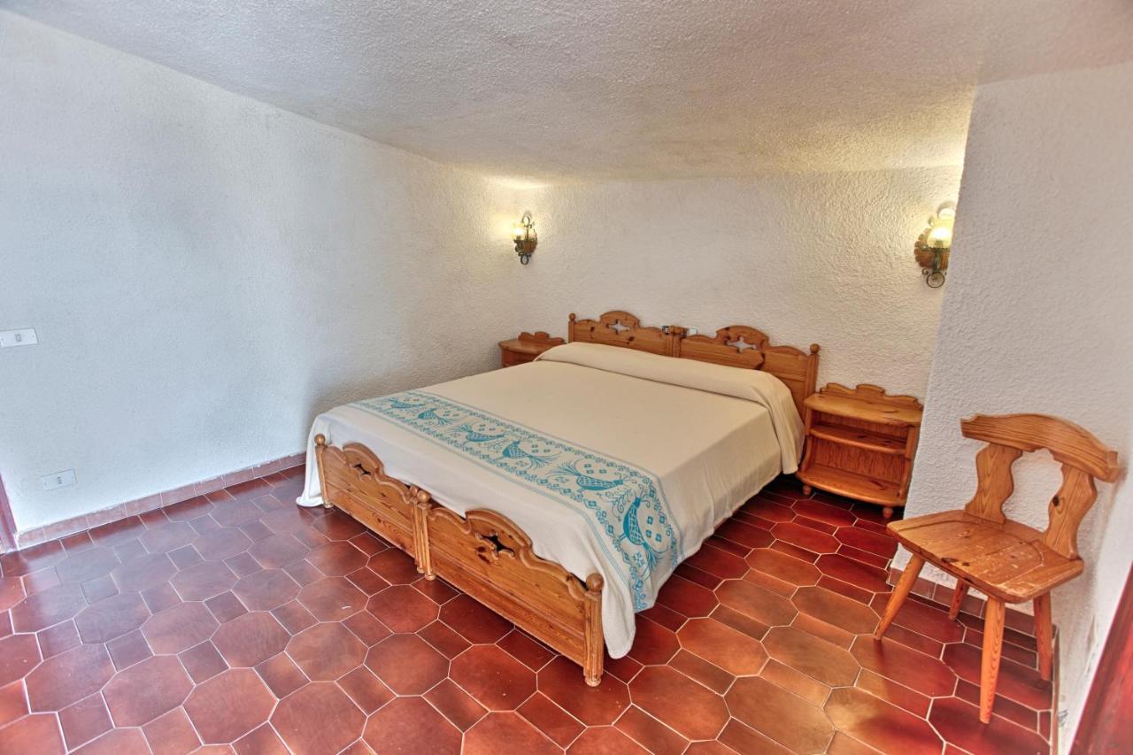 Hotel Al Faro San Teodoro  Eksteriør bilde