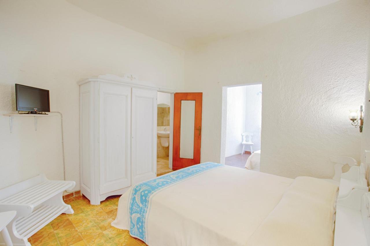 Hotel Al Faro San Teodoro  Eksteriør bilde